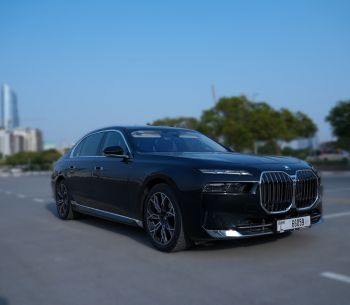 BMW 7 series prespective view